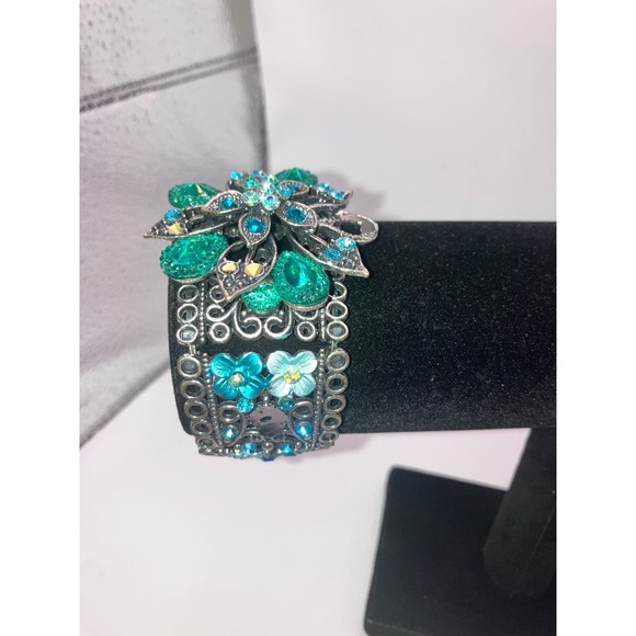 Turquoise Floral Rhinestone Cuff 2.25" Bracelet! - Picture 5 of 8